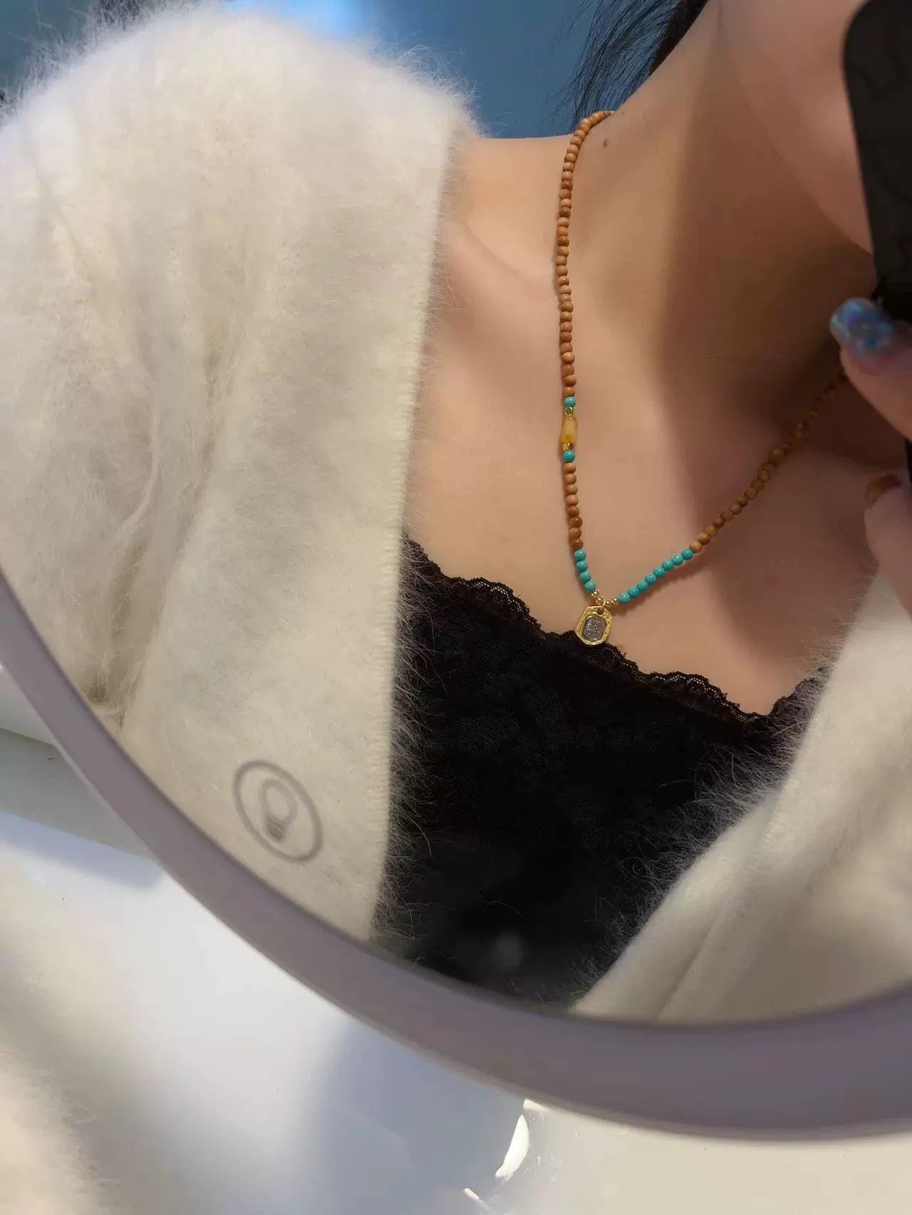Zakiram Clavicle Chain Necklace Paired with Natural Beeswax Magnesite