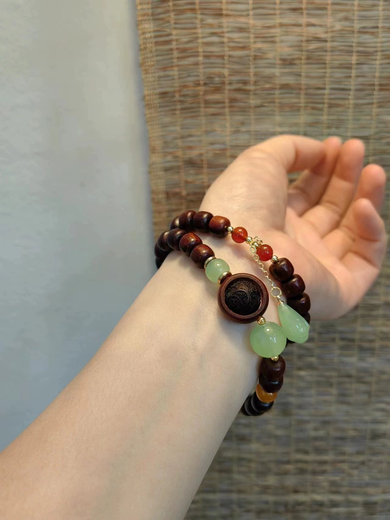 A New Retro and Niche Zen Themed Sandalwood Beads Bracelet Necklace