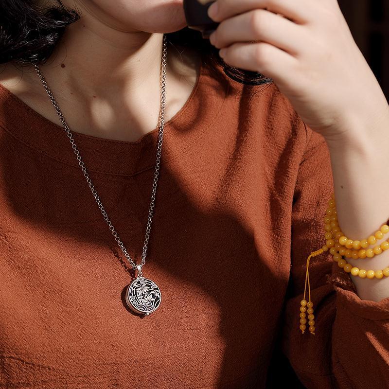 Platinum Plated Pendant Ga Wu Box for Women's Hollow Lotus Vintage Personalized Fragrant Bag, Collar Chain, Sweater Chain, Hanging Decoration