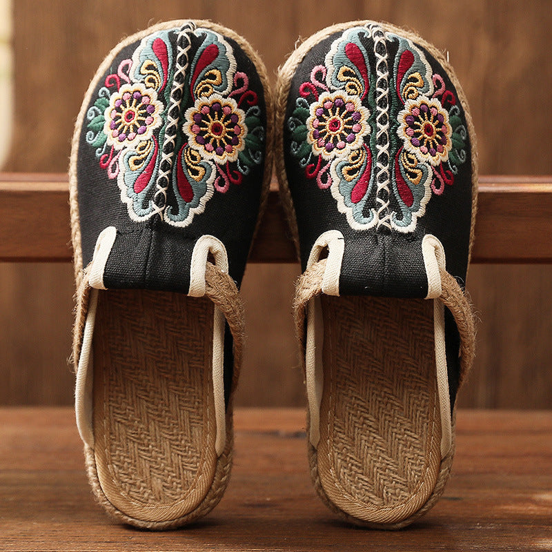 Creative ethnic trend cloth shoes women's ancient embroidered women's shoes hand-woven shoes spread the supply explosions