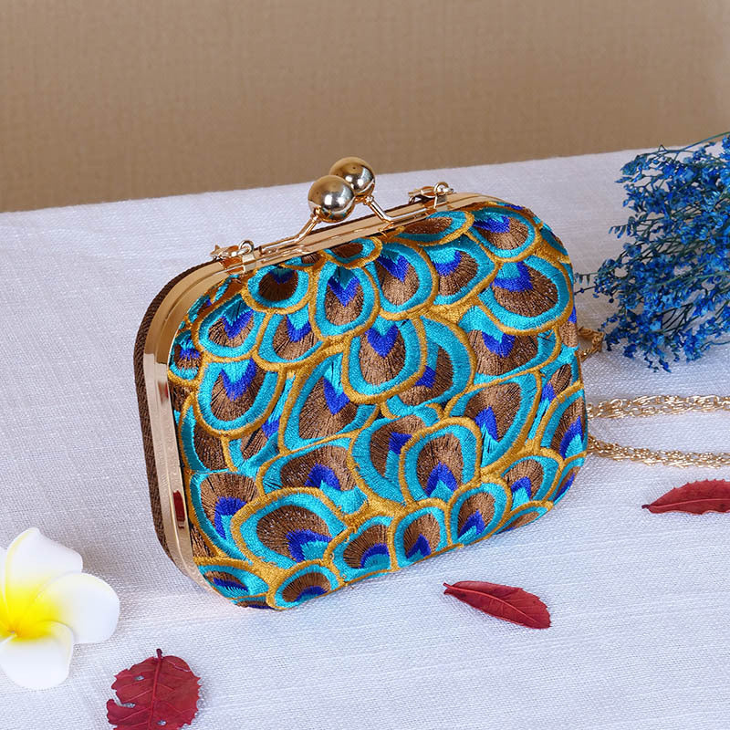 New Ladies Fashion Embroidery One-shoulder Messenger Dual-use Bag