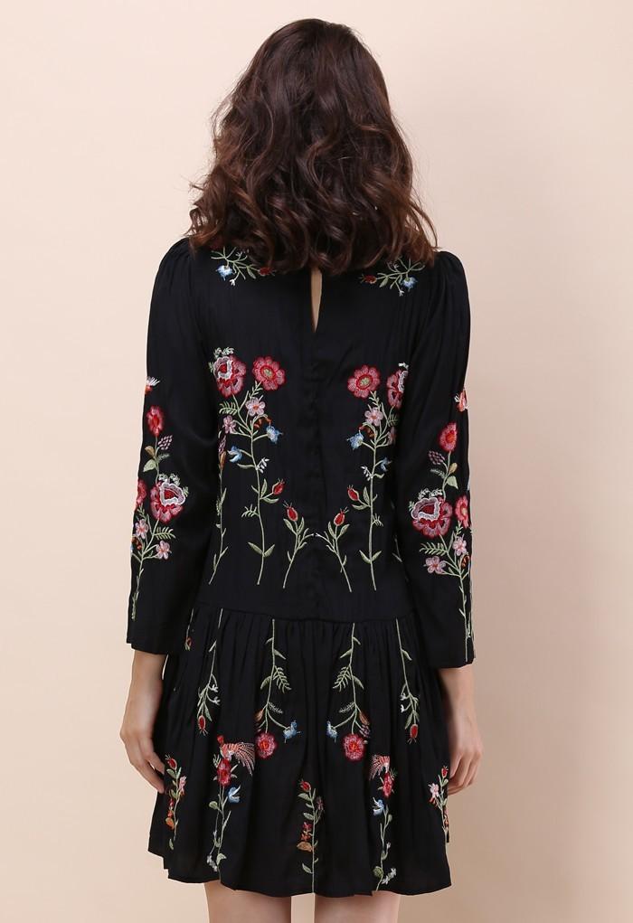 Black Loose Floral Embroidered Long Sleeve Round Neck Mini Dress