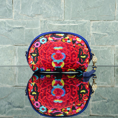New Fashion National Style Female Embroidered Shell Makeup Lipstick Portable Mobile Phone Bag