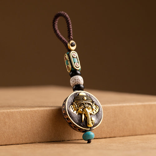 Nepal retro car keychain Bodhi key pendant high-grade bag ornaments handmade chain for men and women.