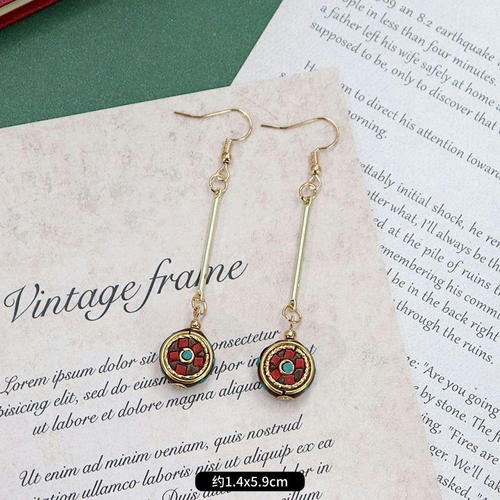 Original niche Nepal exotic Tibetan ethnic earrings retro temperament simple earrings show face thin earrings.