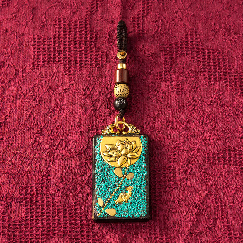 Nepal exotic keychain pendant creative personality men's and women's car chain red hand woven rope Pendant