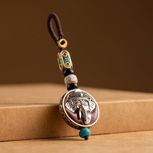 Nepal retro car keychain Bodhi key pendant high-grade bag ornaments handmade chain for men and women.