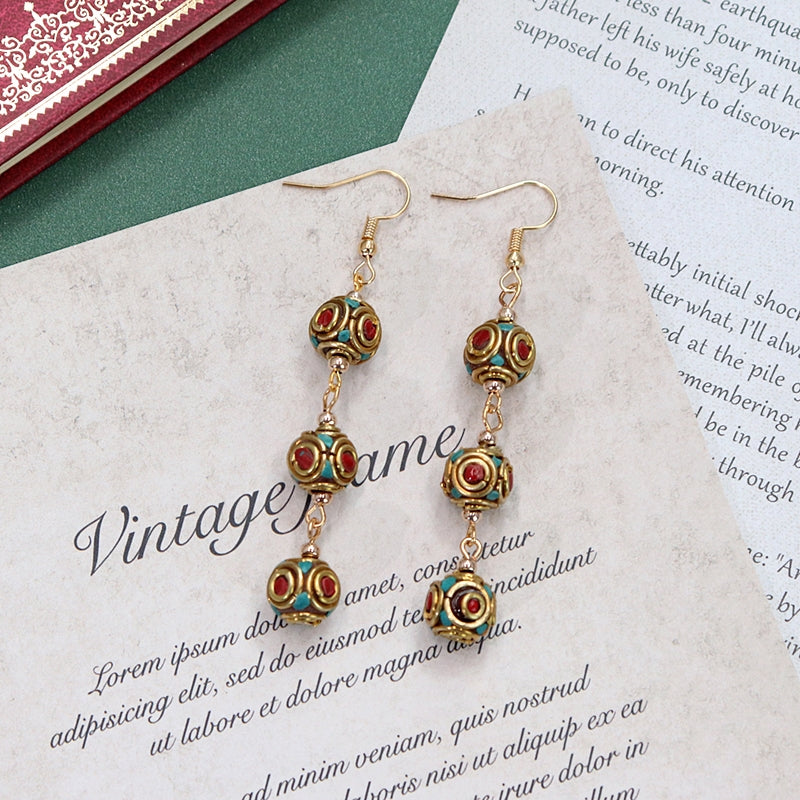 Original niche Nepal exotic Tibetan ethnic earrings retro temperament simple earrings show face thin earrings.