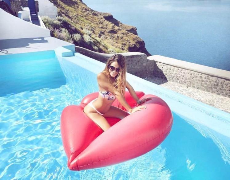 Red Lips INFLATABLE FLOATING ENVIRONMENTAL PROTECTION PVC FLOATING Swimming Toy