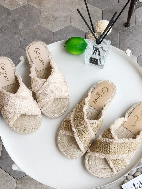 Wild Fringed Woven Cross Slipper Straw Beach Slippers