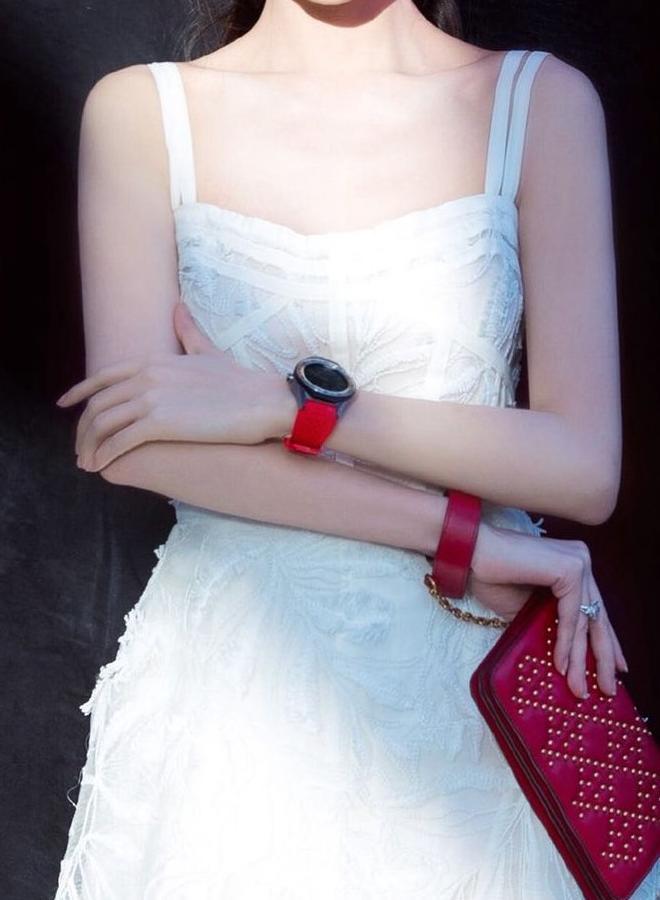 White Lace Embroidered Slings Ladies Banquet Dress Long Evening Dress - emogogo