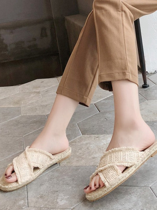 Wild Fringed Woven Cross Slipper Straw Beach Slippers
