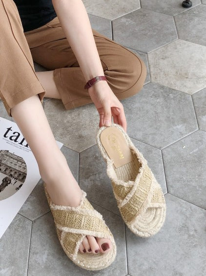 Wild Fringed Woven Cross Slipper Straw Beach Slippers