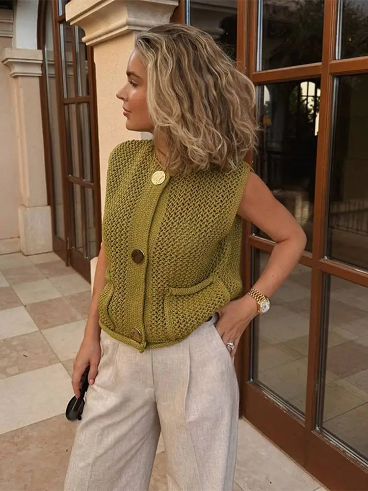 Fashion Green Round Neck Knitted Vest For Women Chic Sleeveless Button Pocket Cardigan 2024 Autumn Female Commuting Streetwear