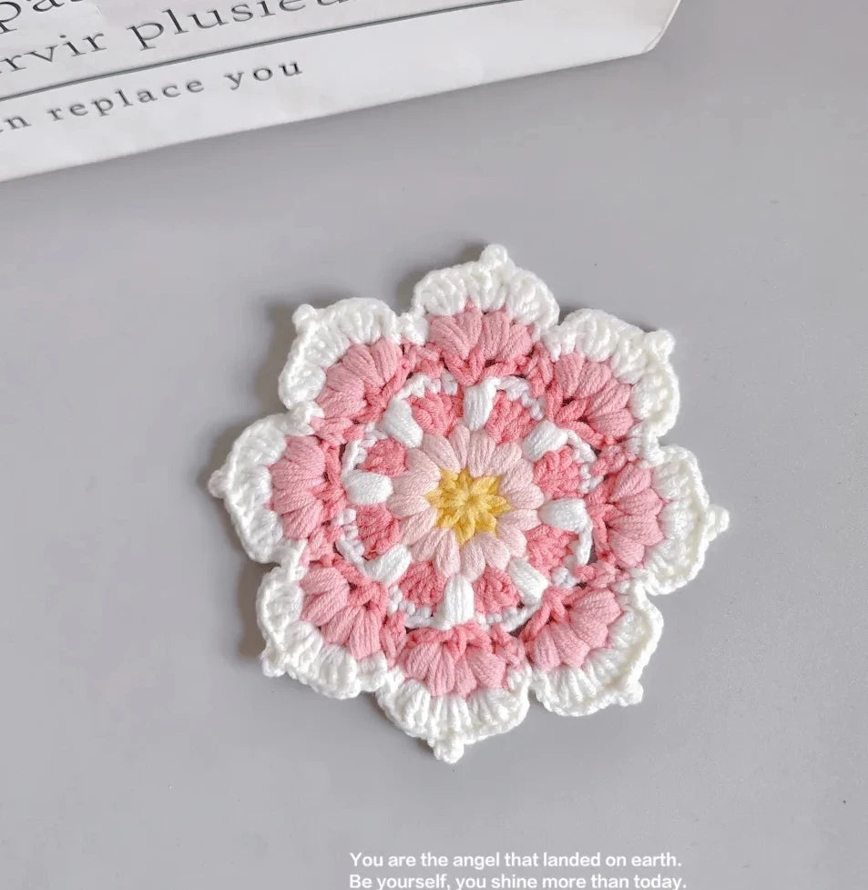 Hand-crocheted Small Daisy Coasters, Anti-scalding and Heat-insulating Cushions, Wool Coasters, Gifts for Girlfriends, Flower Slices in Large Quantities - emogogo