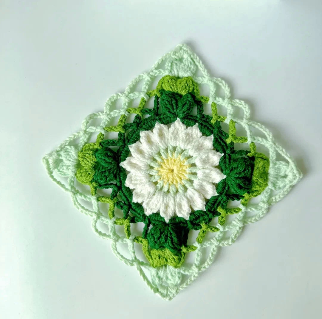Hand-crocheted Small Daisy Coasters, Anti-scalding and Heat-insulating Cushions, Wool Coasters, Gifts for Girlfriends, Flower Slices in Large Quantities - emogogo
