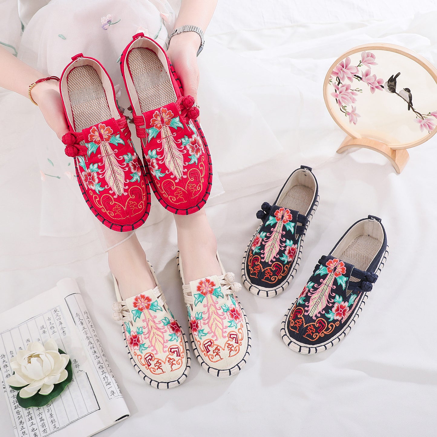 Tibetan Floral Embroidered style Flat Shoes