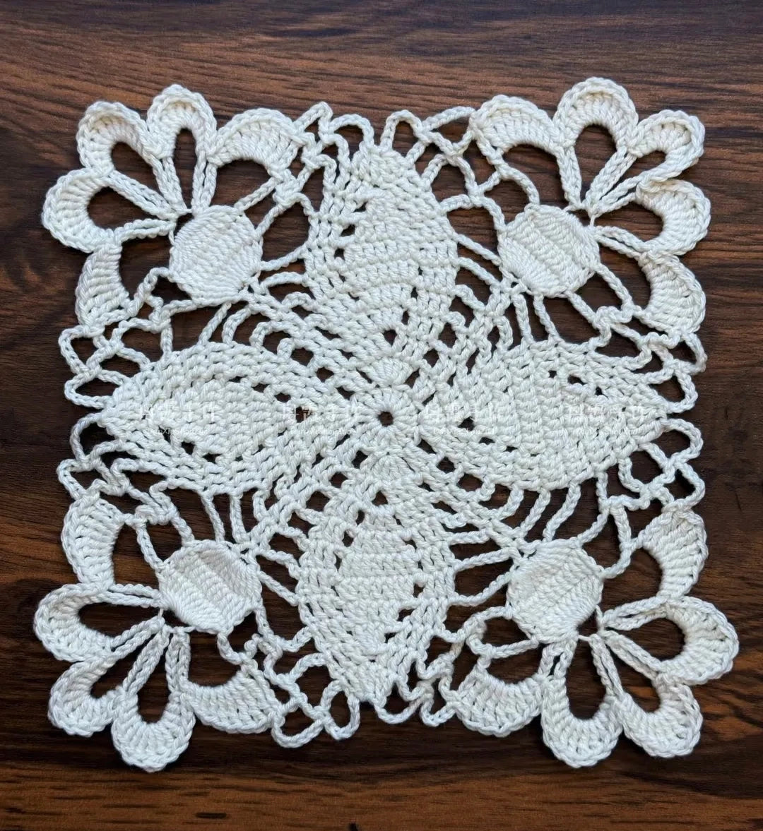 Hand-crocheted Small Daisy Coasters, Anti-scalding and Heat-insulating Cushions, Wool Coasters, Gifts for Girlfriends, Flower Slices in Large Quantities - emogogo