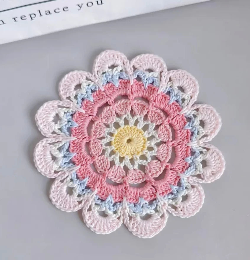 Hand-crocheted Small Daisy Coasters, Anti-scalding and Heat-insulating Cushions, Wool Coasters, Gifts for Girlfriends, Flower Slices in Large Quantities - emogogo