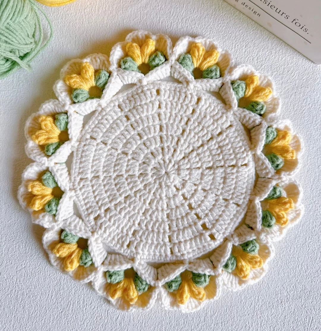 Hand-crocheted Small Daisy Coasters, Anti-scalding and Heat-insulating Cushions, Wool Coasters, Gifts for Girlfriends, Flower Slices in Large Quantities - emogogo
