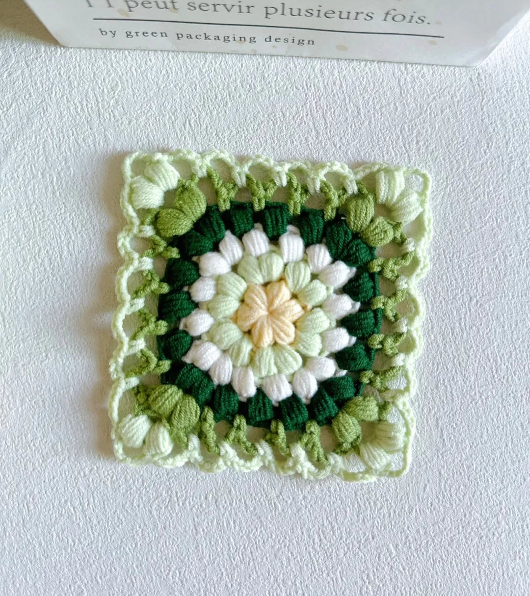 Hand-crocheted Small Daisy Coasters, Anti-scalding and Heat-insulating Cushions, Wool Coasters, Gifts for Girlfriends, Flower Slices in Large Quantities - emogogo
