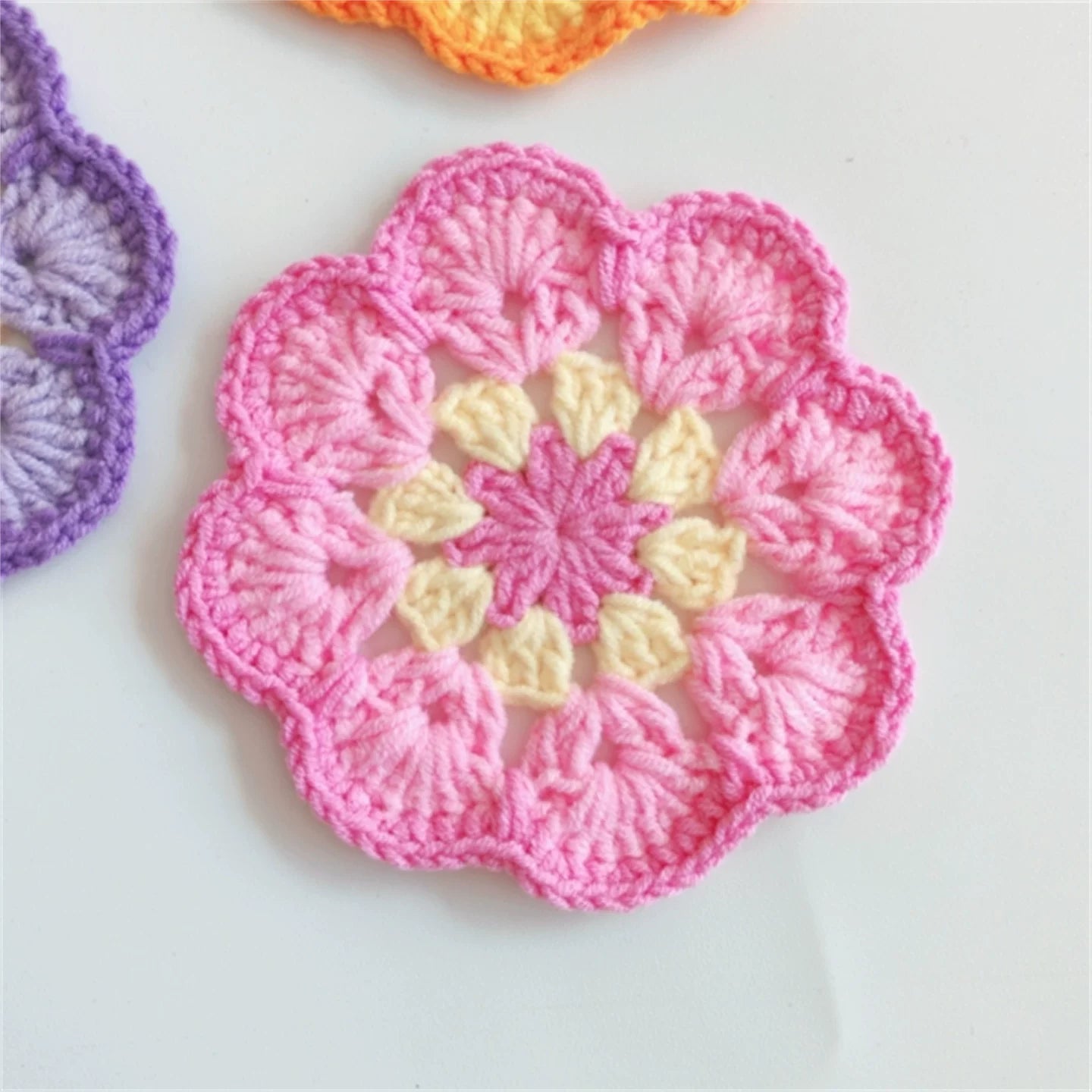 Hand-crocheted Coaster Cute Phoenix Tail Flower Coaster Tea Mat Wool Woven Hand Crochet Flower Piece