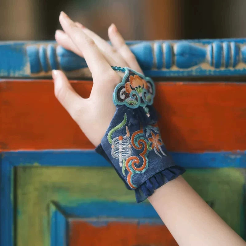 New Ethnic Style Embroidered Flower Wrist Gloves Women's Short Lace Decorative Bell Gloves Wrist Guards