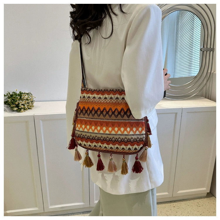 Small Fresh Ethnic Style Crossbody Bag for Women's New Fashion Versatile Wide Shoulder Strap Single Shoulder Bag Tassel Bucket Bag