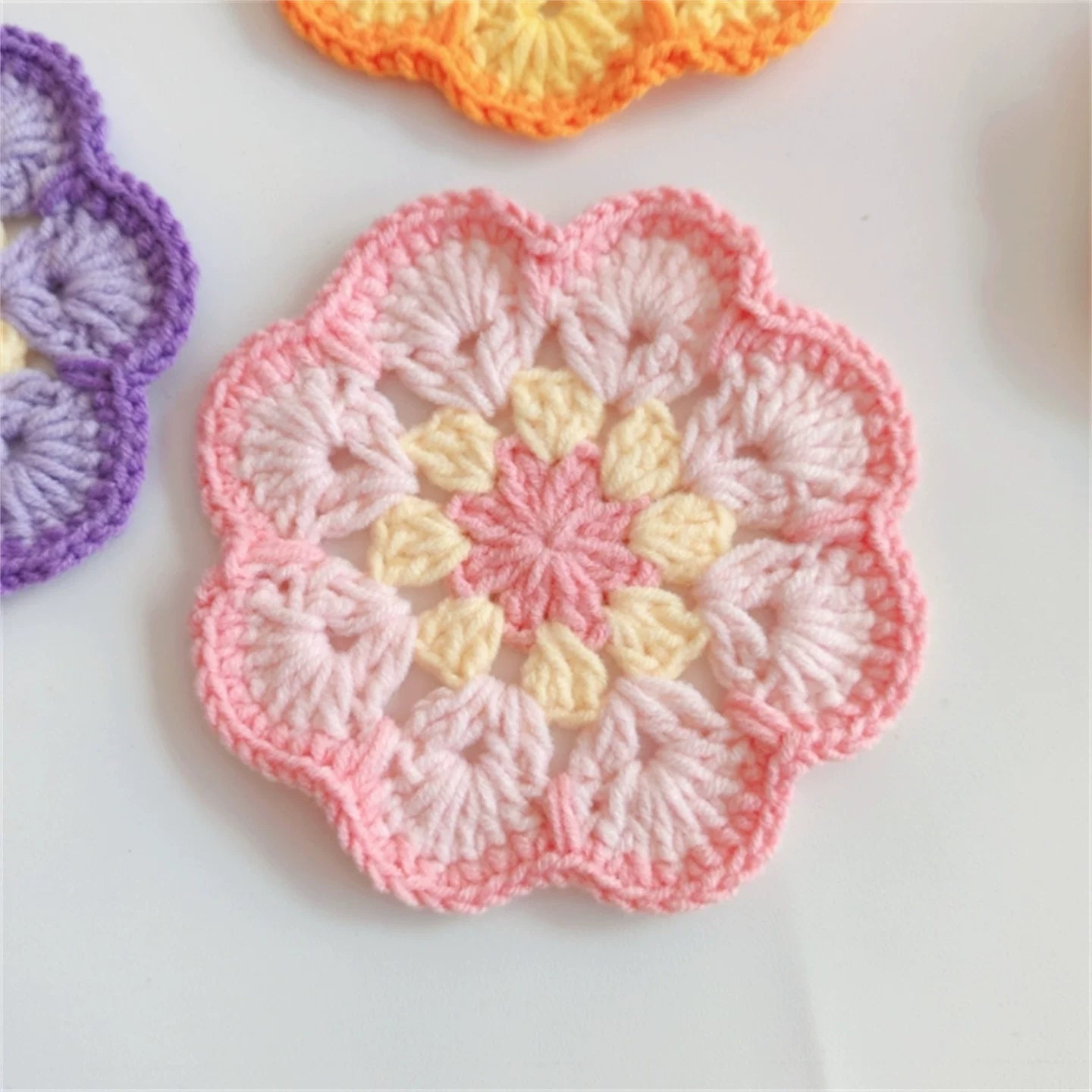 Hand-crocheted Coaster Cute Phoenix Tail Flower Coaster Tea Mat Wool Woven Hand Crochet Flower Piece