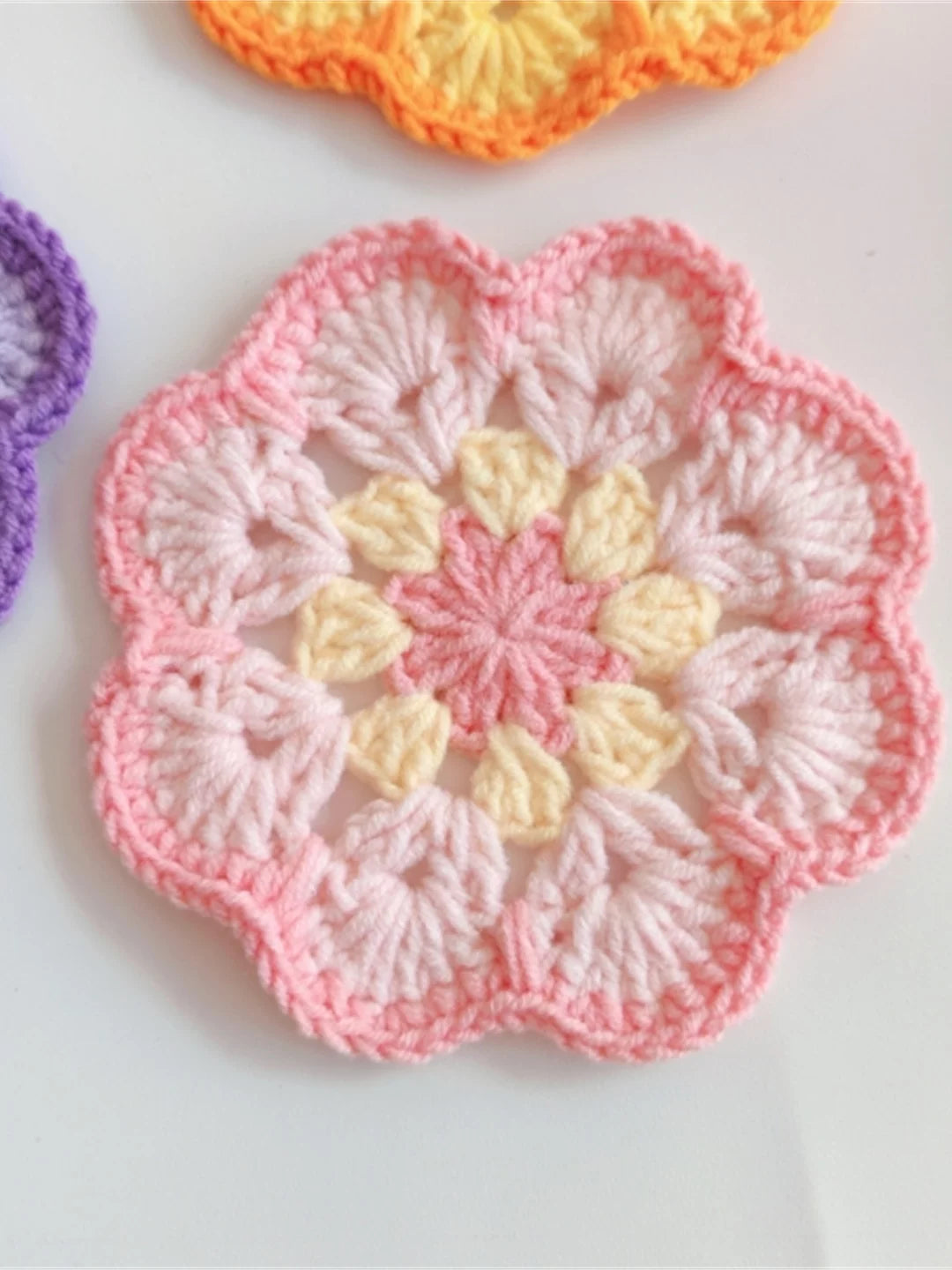 Hand-crocheted Coaster Cute Phoenix Tail Flower Coaster Tea Mat Wool Woven Hand Crochet Flower Piece