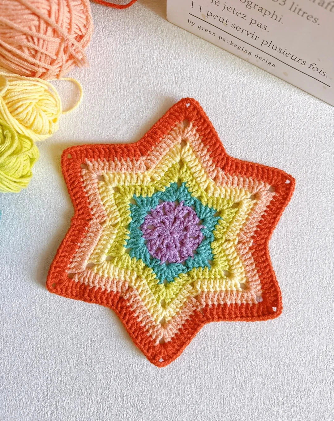 Hand-crocheted Small Daisy Coasters, Anti-scalding and Heat-insulating Cushions, Wool Coasters, Gifts for Girlfriends, Flower Slices in Large Quantities - emogogo