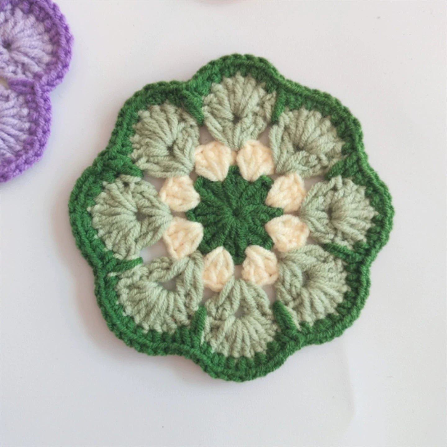 Hand-crocheted Coaster Cute Phoenix Tail Flower Coaster Tea Mat Wool Woven Hand Crochet Flower Piece