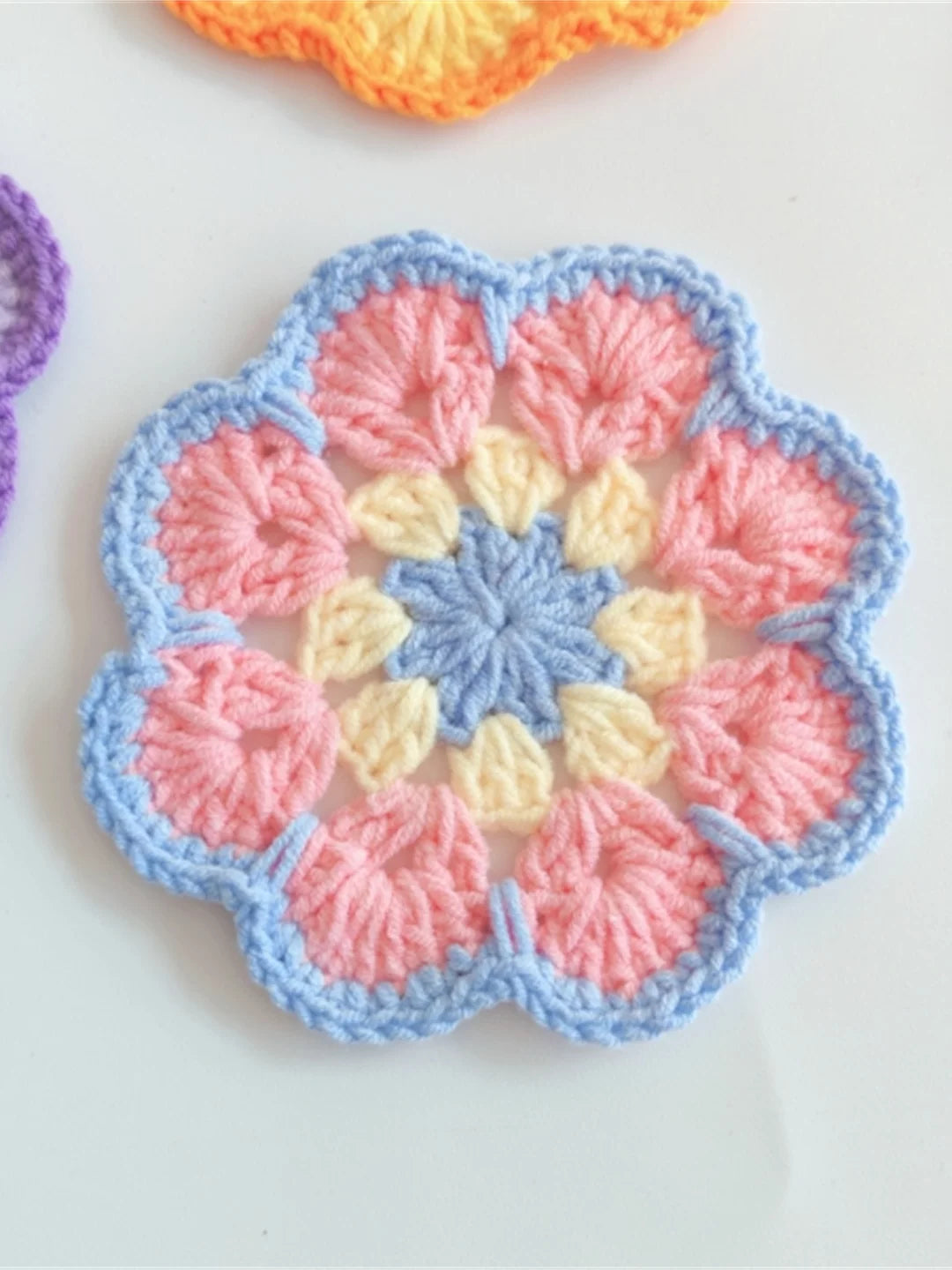 Hand-crocheted Coaster Cute Phoenix Tail Flower Coaster Tea Mat Wool Woven Hand Crochet Flower Piece