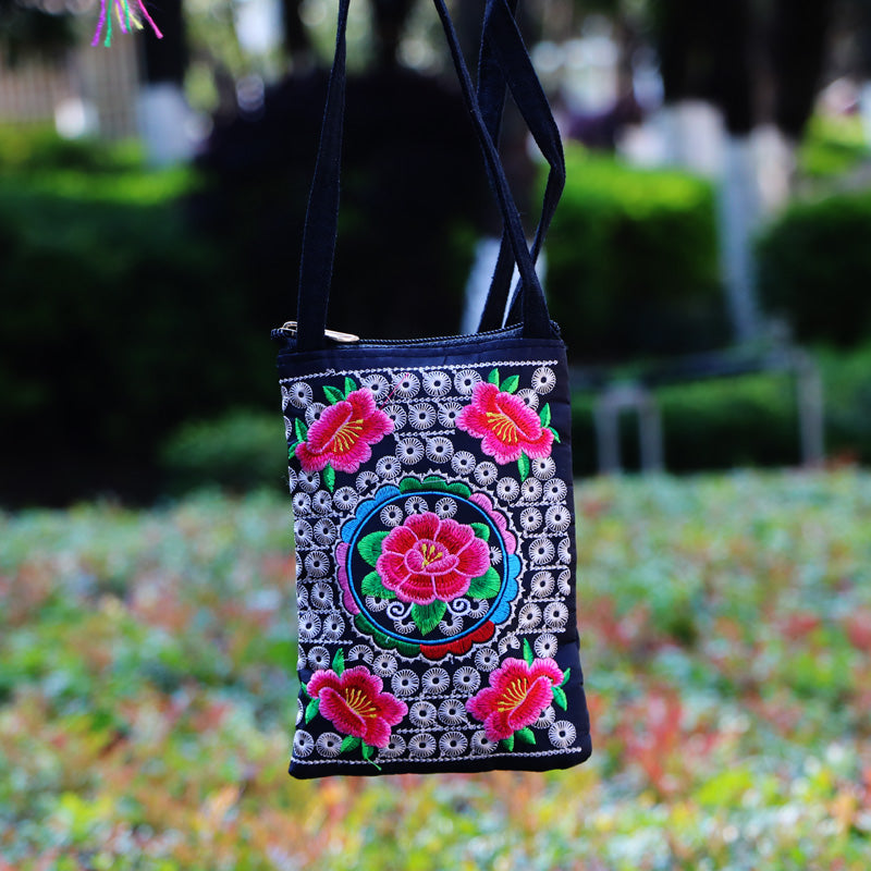 Ethnic Style Tribal Embroidery Flower Crossbody 6.5 Inch Mobile Phone Bag Hanging Neck Mobile Phone Bag