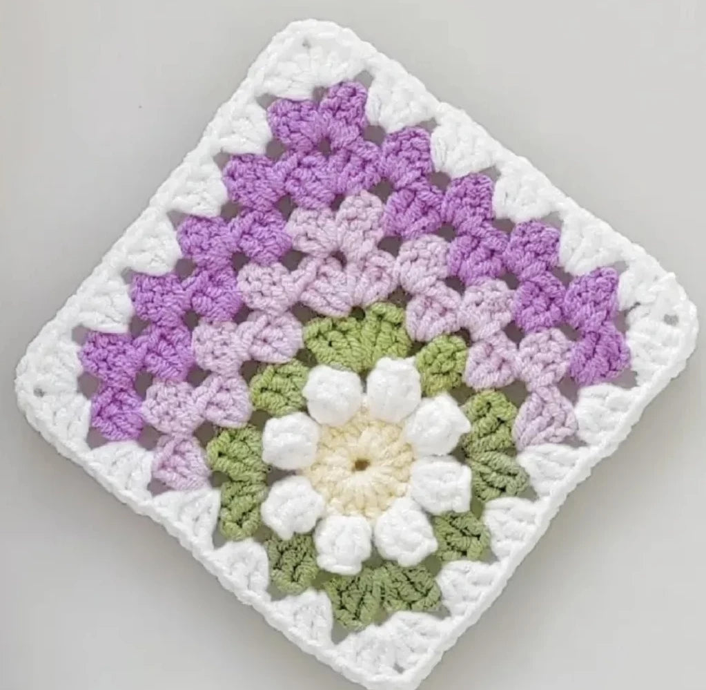 Hand-crocheted Small Daisy Coasters, Anti-scalding and Heat-insulating Cushions, Wool Coasters, Gifts for Girlfriends, Flower Slices in Large Quantities - emogogo