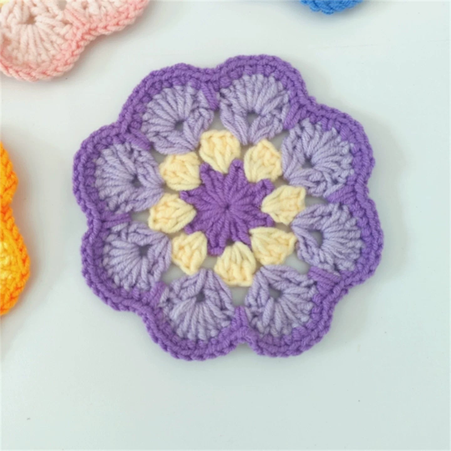 Hand-crocheted Coaster Cute Phoenix Tail Flower Coaster Tea Mat Wool Woven Hand Crochet Flower Piece