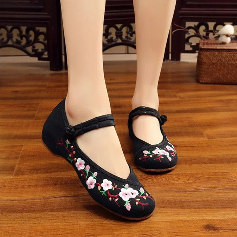 Sapatos Femininas Women Fashion Sweet Light Weight Embroidery Buckle Strap Flat Shoes Lady Casual Dance Shoes Ga296