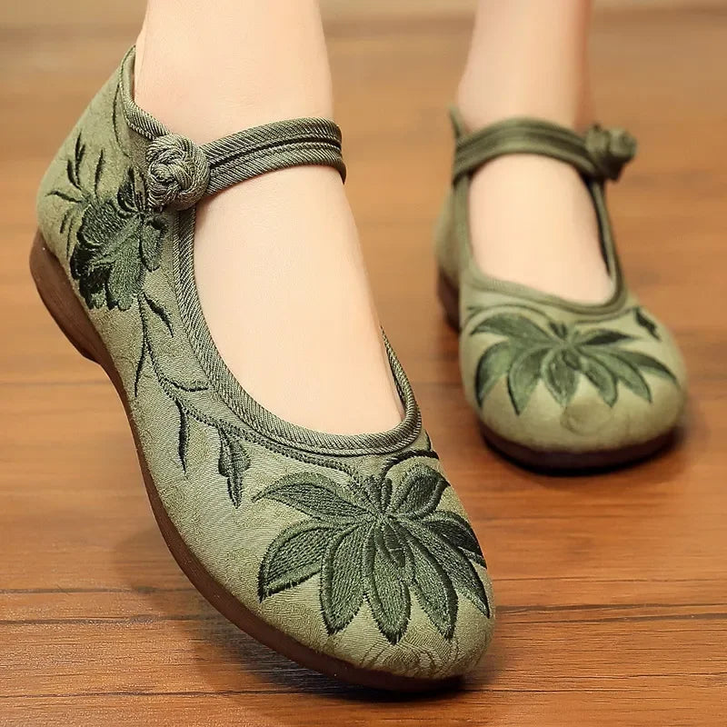 Sapatos Femininas Women Fashion Sweet Light Weight Embroidery Buckle Strap Flat Shoes Lady Casual Dance Shoes Ga296