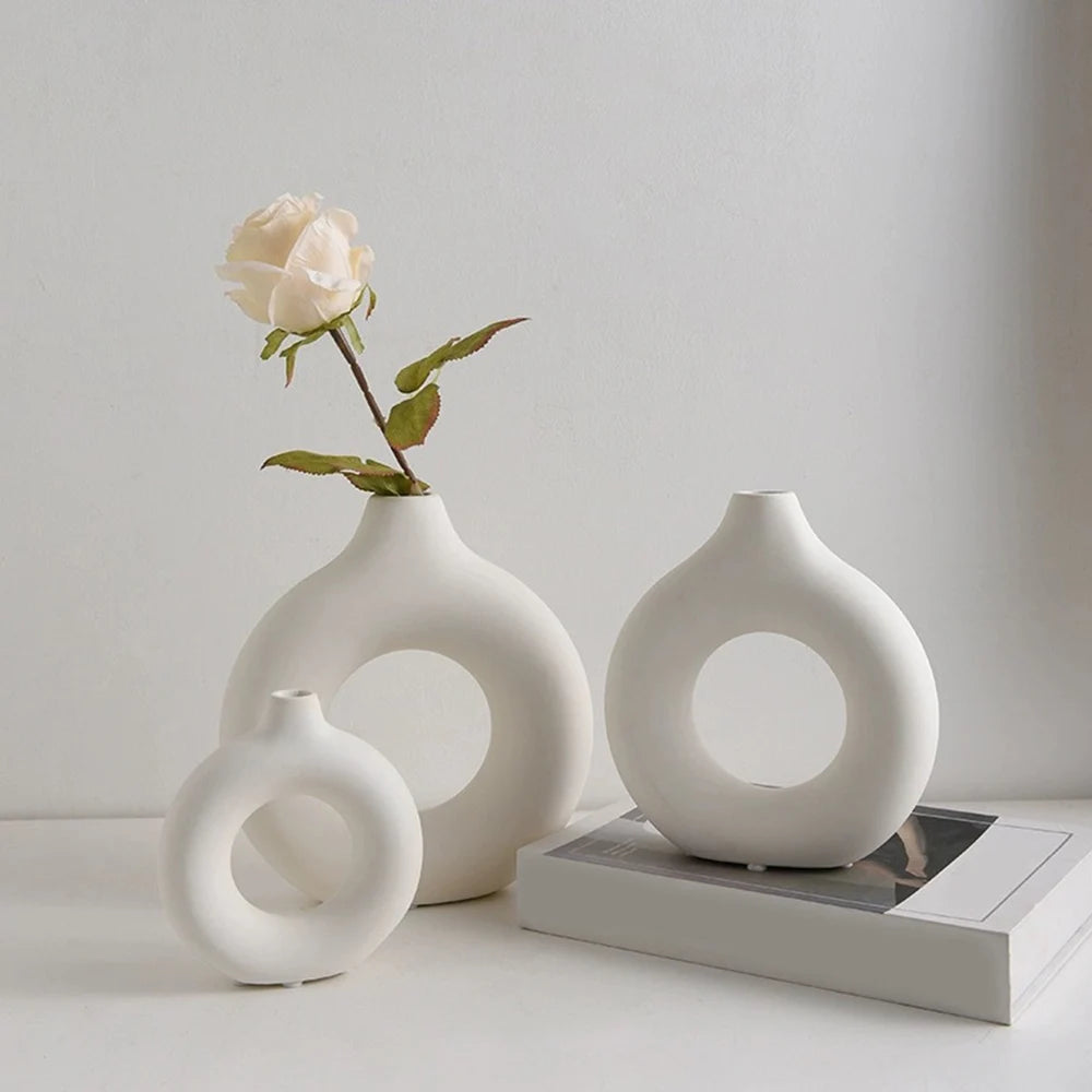 1pcs Black Nordic Ceramic Vase Circular Hollow Donuts Flower Pot Home Decoration Accessories Interior Office Desktop Decor Gift