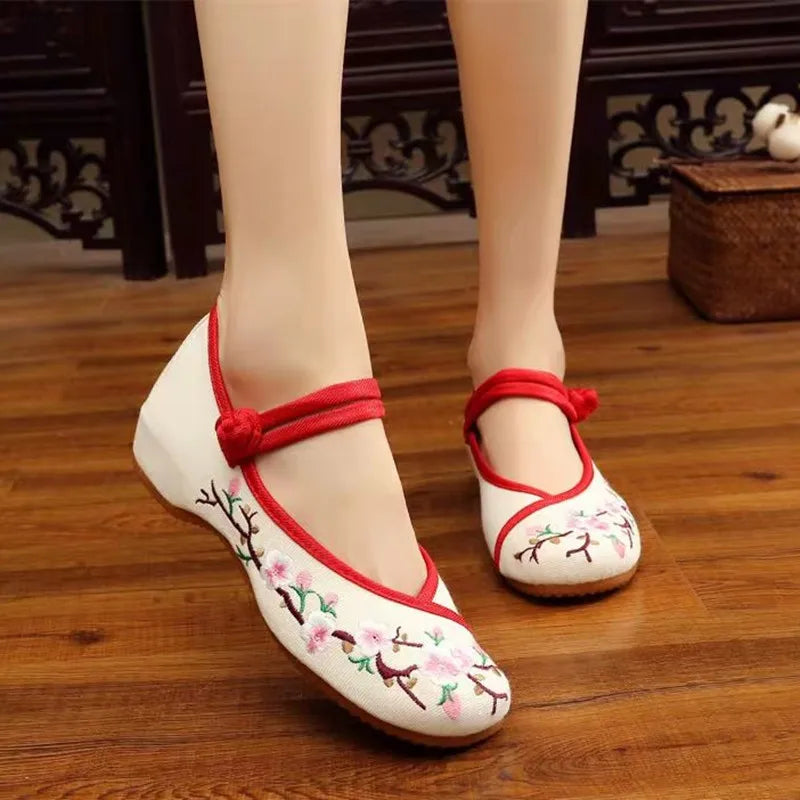 Sapatos Femininas Women Fashion Sweet Light Weight Embroidery Buckle Strap Flat Shoes Lady Casual Dance Shoes Ga296