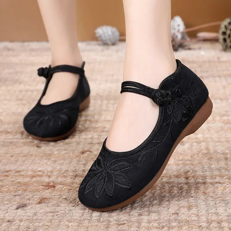 Sapatos Femininas Women Fashion Sweet Light Weight Embroidery Buckle Strap Flat Shoes Lady Casual Dance Shoes Ga296