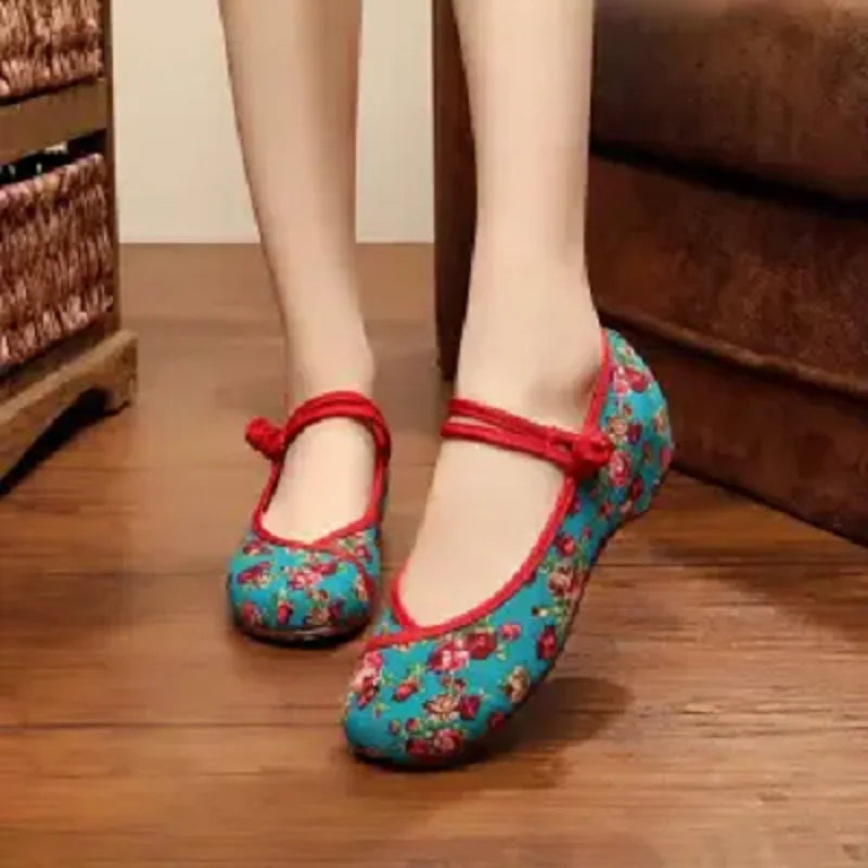 Sapatos Femininas Women Fashion Sweet Light Weight Embroidery Buckle Strap Flat Shoes Lady Casual Dance Shoes Ga296