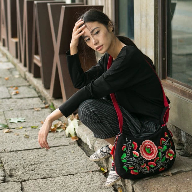 Clearance Single Shoulder Oblique Span Ethnic Minority Characteristics Canvas Embroidery Bag