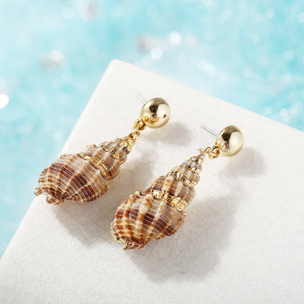 Retro Simple Gold Beads Inlaid Gold Edge Conch Earrings Female