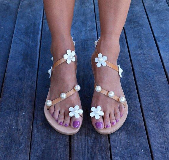 Flat Bottomed Flower and Pearl Adornment Toed Casual Sandals