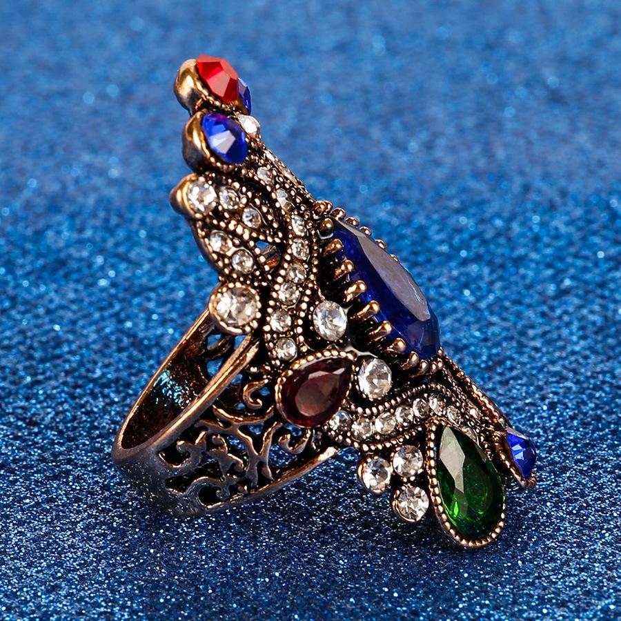 Spiral Sapphire Retro Style Ring