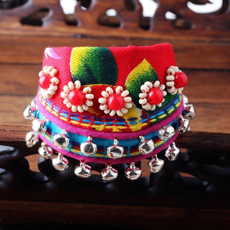 Yunnan ethnic wind bracelet Lijiang specialty cloth hand jewelry small bell dance accessories female bracelet