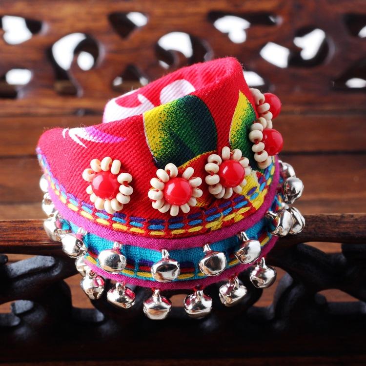 Yunnan ethnic wind bracelet Lijiang specialty cloth hand jewelry small bell dance accessories female bracelet