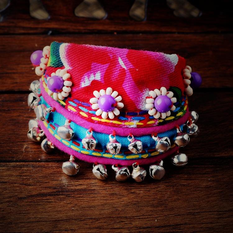 Yunnan ethnic wind bracelet Lijiang specialty cloth hand jewelry small bell dance accessories female bracelet