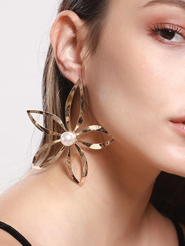 Fashion Alloy Large Flower Inlaid Pearl Earrings